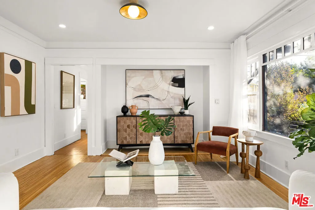 Los Angeles, California 90029, United States, 2 Bedrooms Bedrooms, ,2 BathroomsBathrooms,Residential,Pending,15878