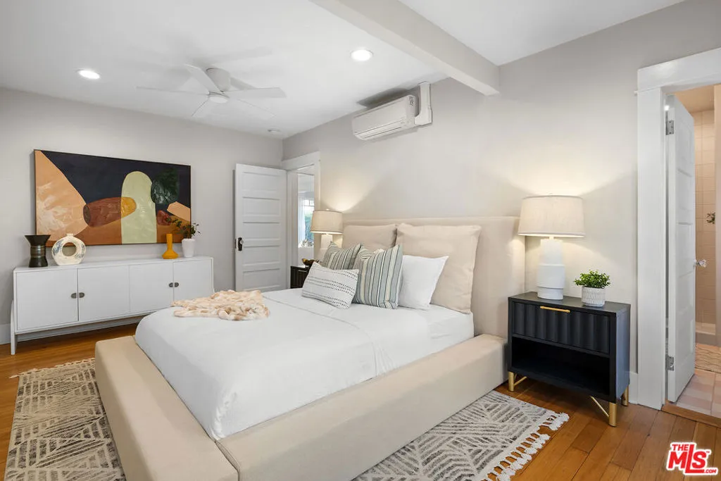 Los Angeles, California 90029, United States, 2 Bedrooms Bedrooms, ,2 BathroomsBathrooms,Residential,Pending,15878