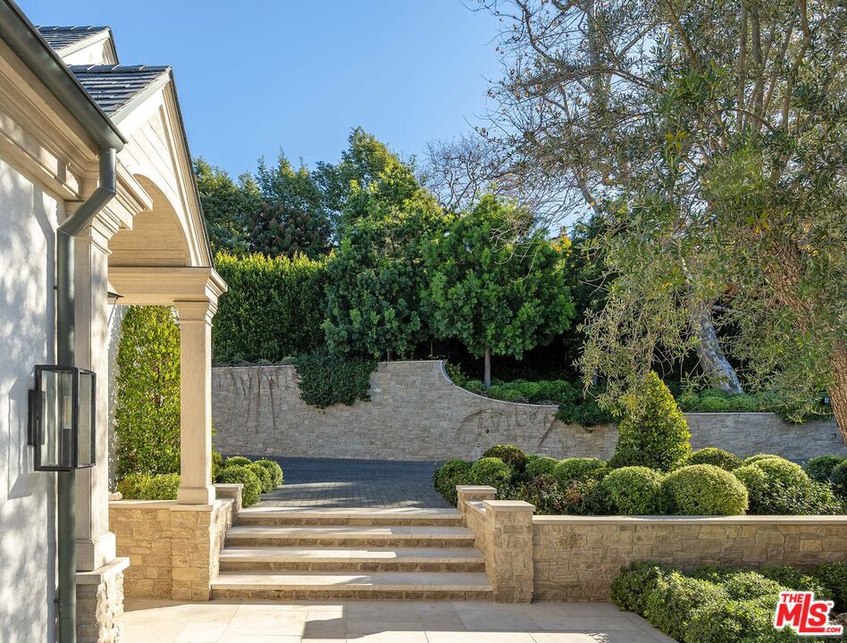 Properties 3 141 N Bentley Avenue
