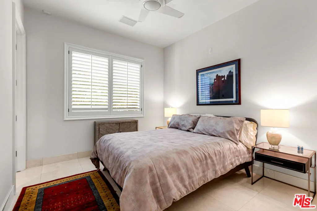 Tarzana, California 91356, United States, 4 Bedrooms Bedrooms, ,4 BathroomsBathrooms,Residential,Pending,37428