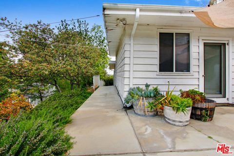 A home in Studio City