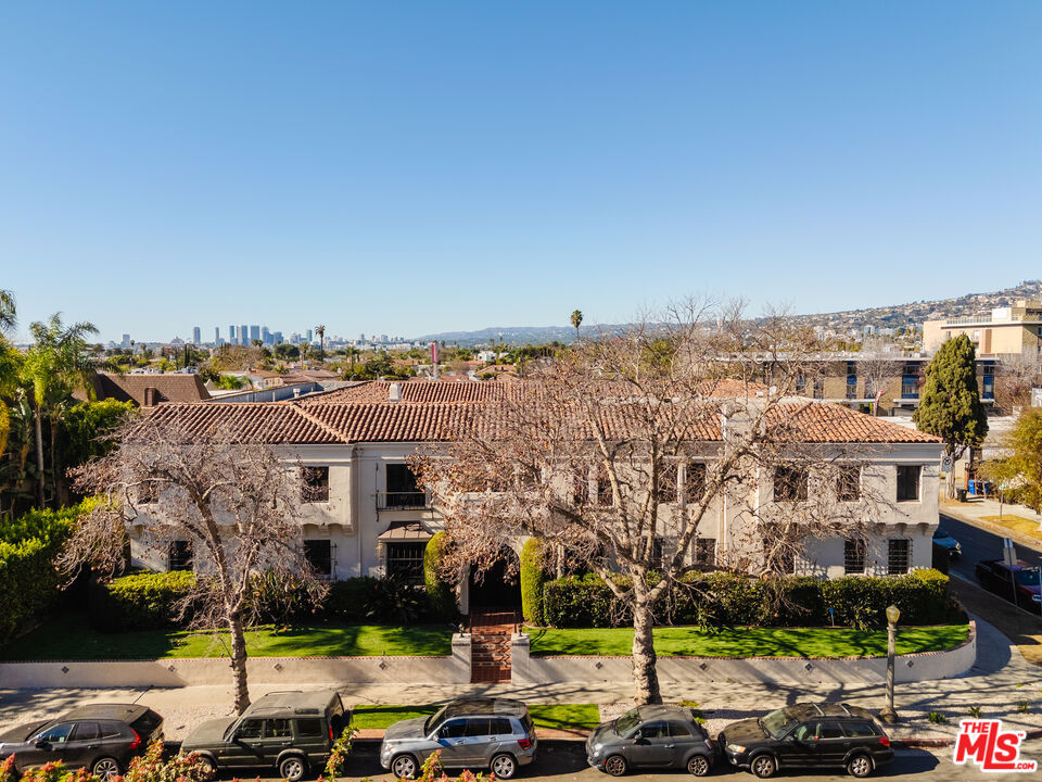 Properties 2 455 N Sycamore Avenue