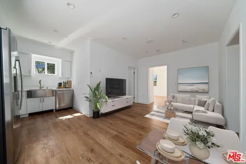 MLS: 25509931