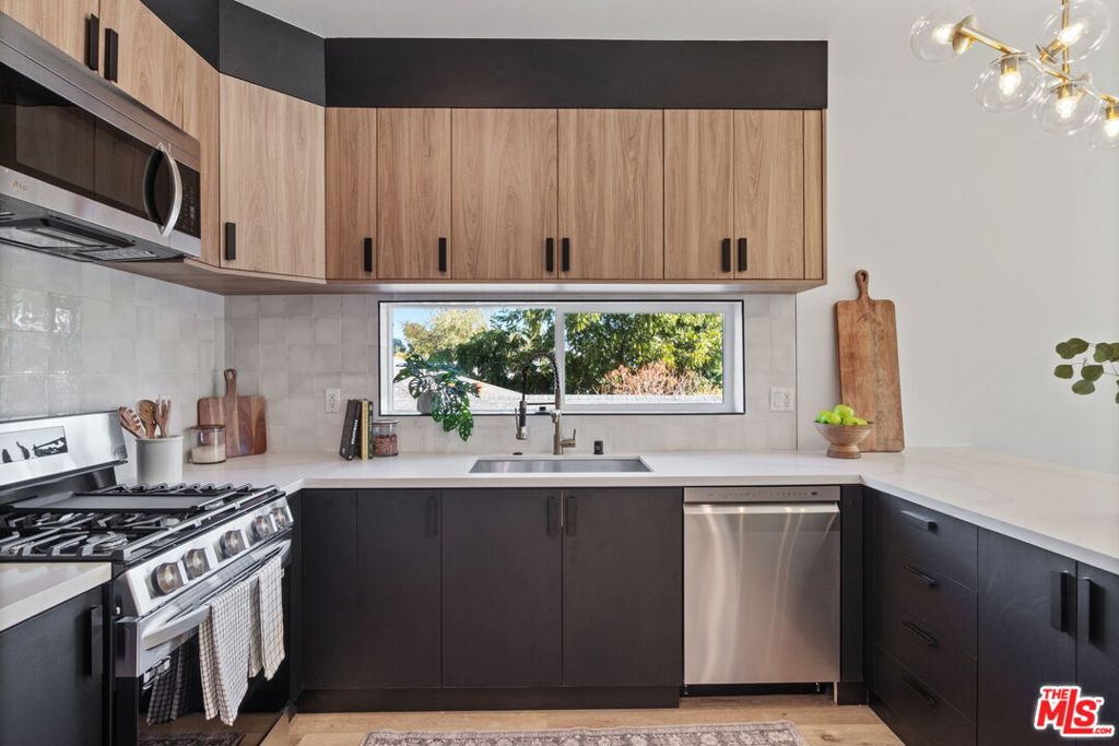 Properties 3 10821 Hartsook Street