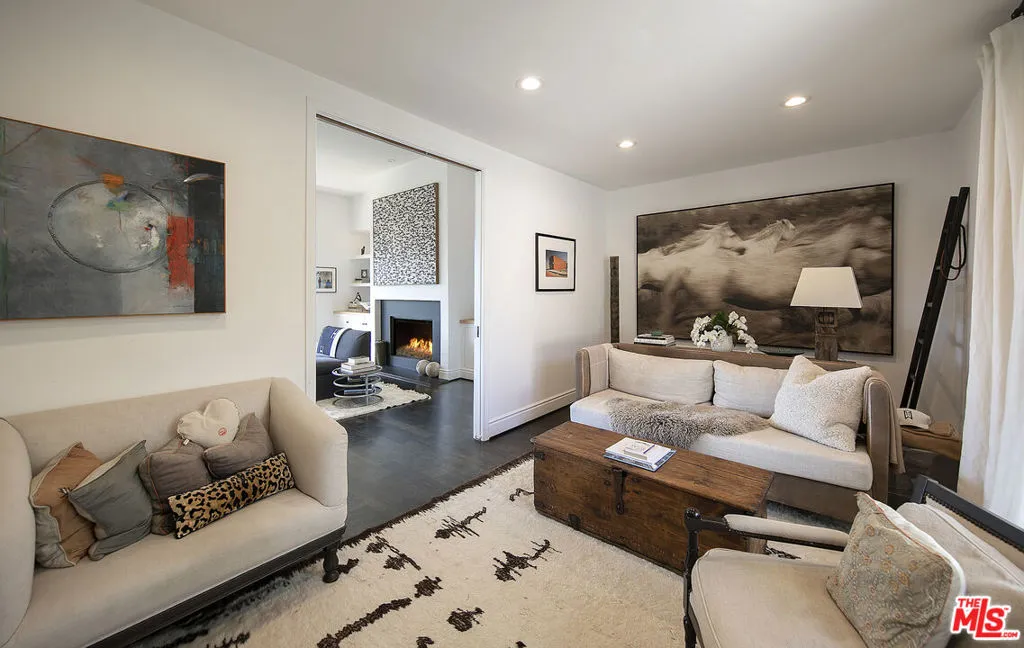 Santa Barbara, California 93103, United States, 3 Bedrooms Bedrooms, ,5 BathroomsBathrooms,Residential,Active,117902