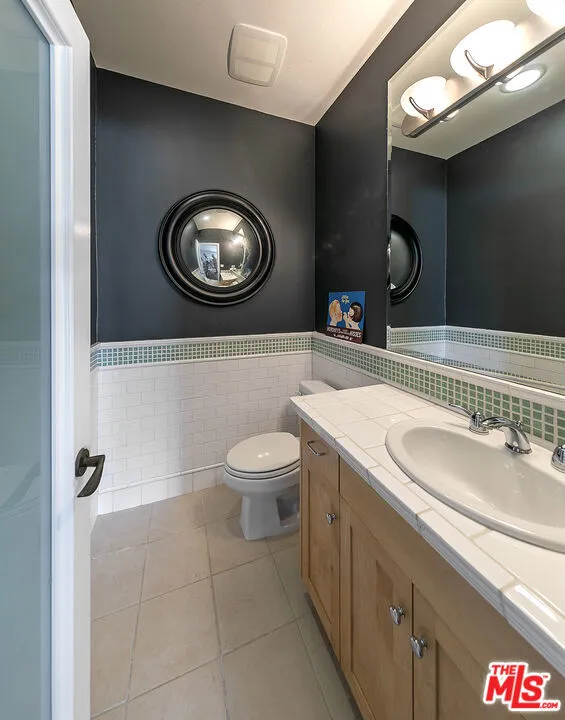 Santa Barbara, California 93103, United States, 3 Bedrooms Bedrooms, ,5 BathroomsBathrooms,Residential,Active,117902