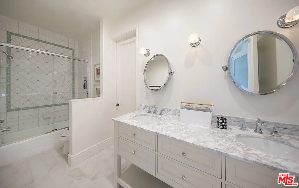 Santa Barbara, California 93103, United States, 3 Bedrooms Bedrooms, ,5 BathroomsBathrooms,Residential,Active,117902