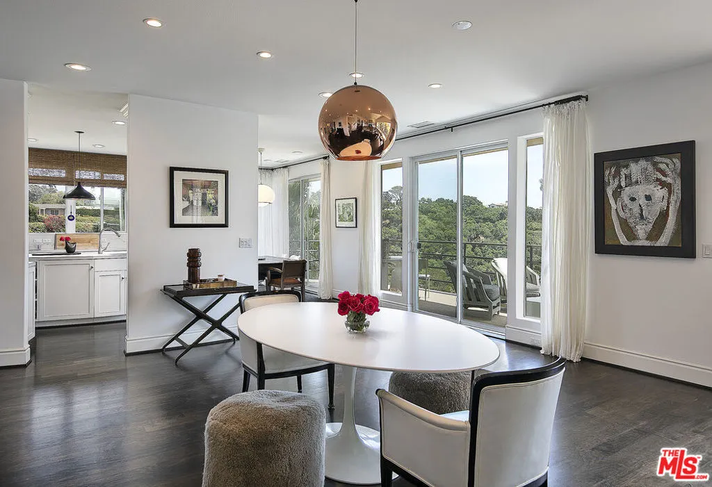 Santa Barbara, California 93103, United States, 3 Bedrooms Bedrooms, ,5 BathroomsBathrooms,Residential,Active,117902