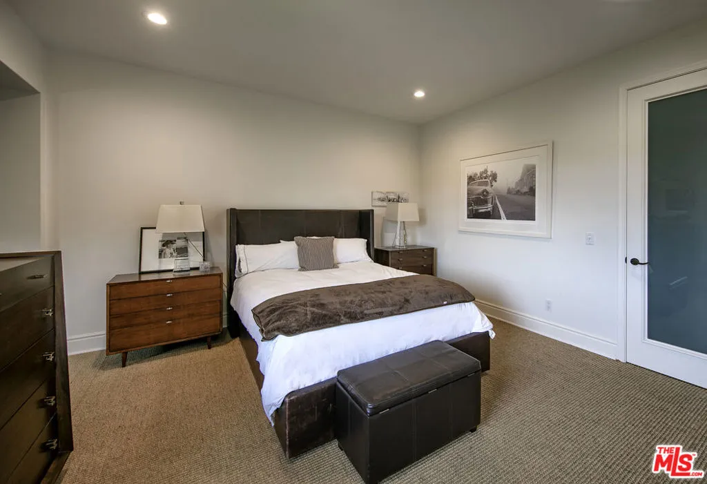 Santa Barbara, California 93103, United States, 3 Bedrooms Bedrooms, ,5 BathroomsBathrooms,Residential,Active,117902