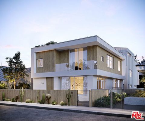 709 Brooks Avenue Venice CA 90291