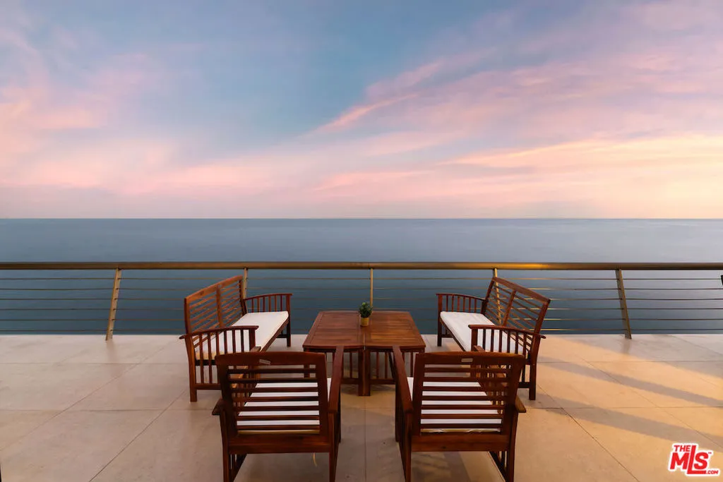 Malibu, California 90265, United States, 5 Bedrooms Bedrooms, ,5 BathroomsBathrooms,Residential,Active,89057