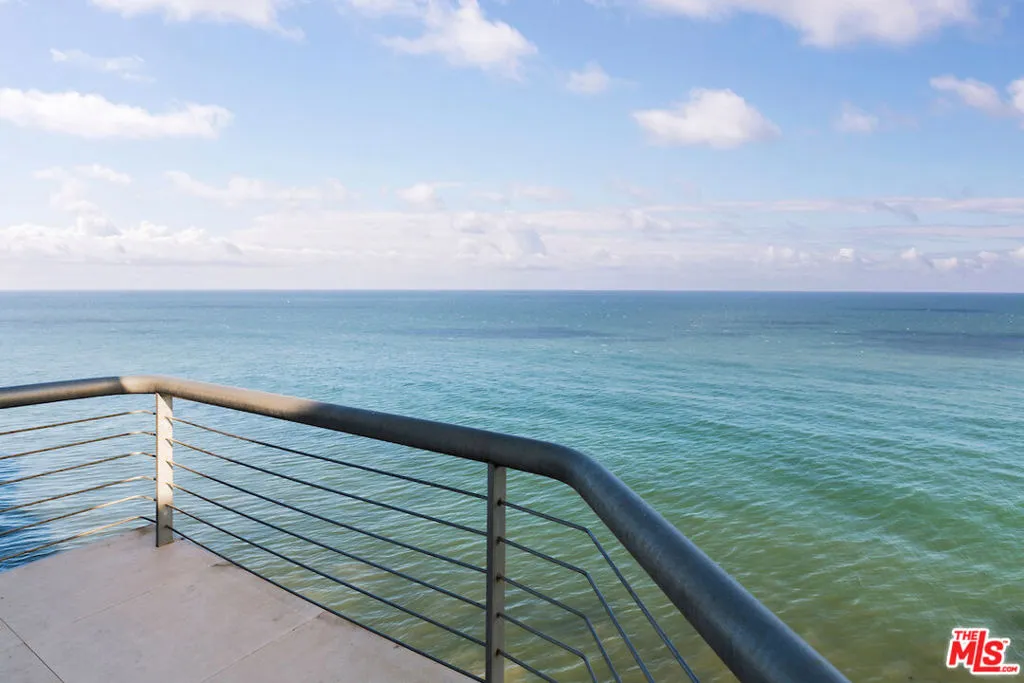 Malibu, California 90265, United States, 5 Bedrooms Bedrooms, ,5 BathroomsBathrooms,Residential,Active,89057