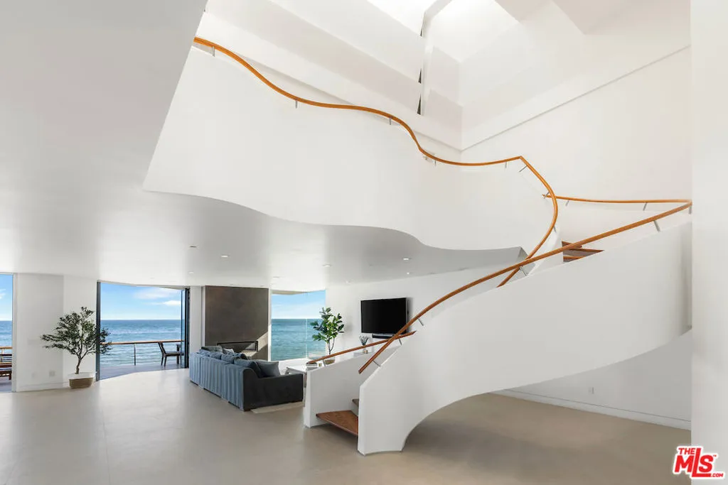 Malibu, California 90265, United States, 5 Bedrooms Bedrooms, ,5 BathroomsBathrooms,Residential,Active,89057