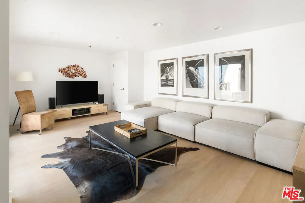 Malibu, California 90265, United States, 5 Bedrooms Bedrooms, ,5 BathroomsBathrooms,Residential,Active,89057