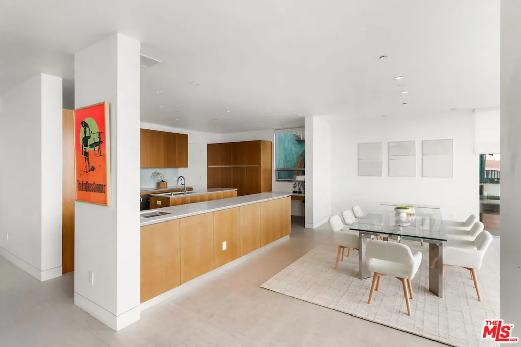 Malibu, California 90265, United States, 5 Bedrooms Bedrooms, ,5 BathroomsBathrooms,Residential,Active,89057