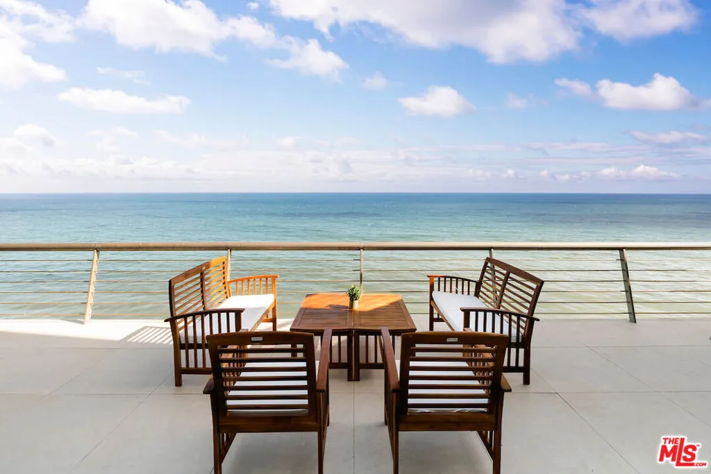 Malibu, California 90265, United States, 5 Bedrooms Bedrooms, ,5 BathroomsBathrooms,Residential,Active,89057