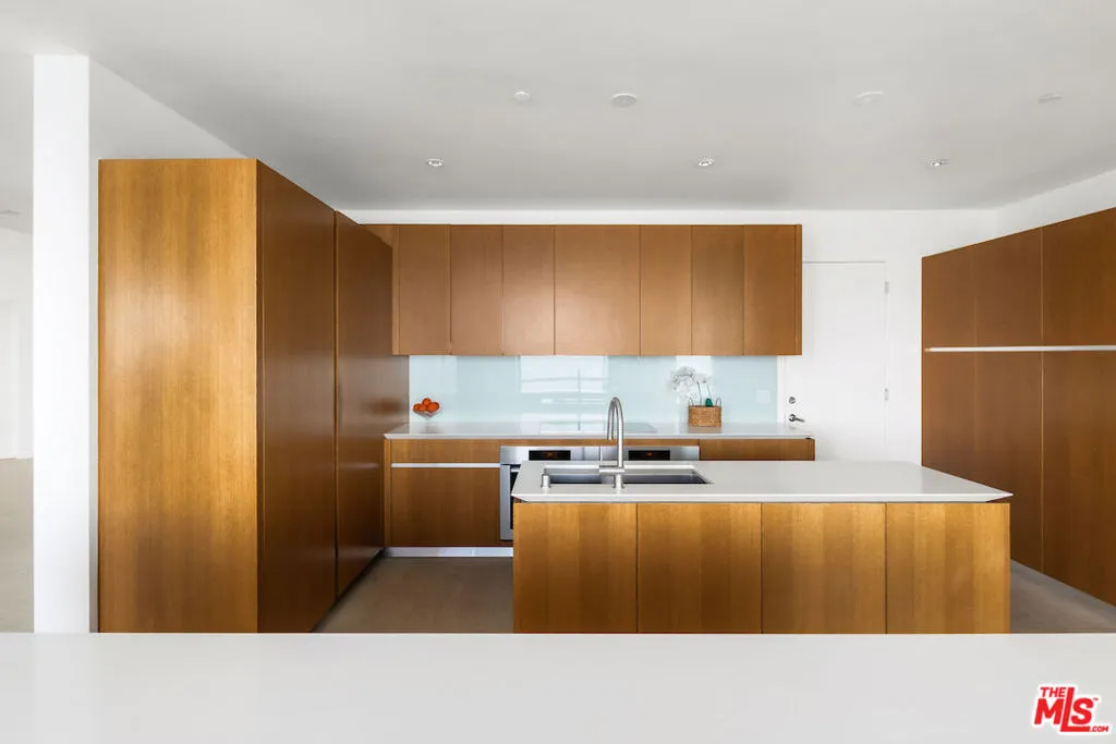 Malibu, California 90265, United States, 5 Bedrooms Bedrooms, ,5 BathroomsBathrooms,Residential,Active,89057