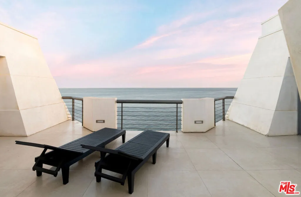 Malibu, California 90265, United States, 5 Bedrooms Bedrooms, ,5 BathroomsBathrooms,Residential,Active,89057