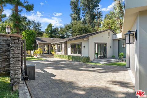 A home in Studio City