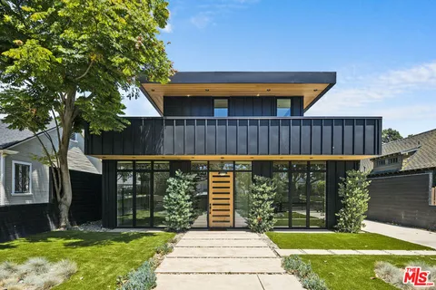 MLS: 25521085