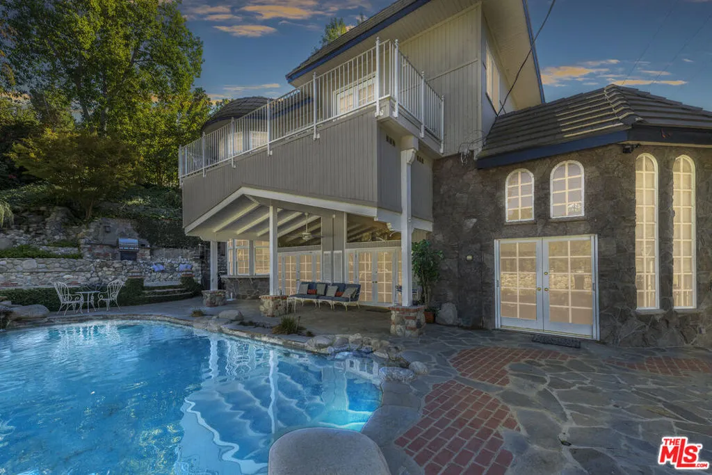 Encino, California 91316, United States, 7 Bedrooms Bedrooms, ,6 BathroomsBathrooms,Residential,Pending,6328