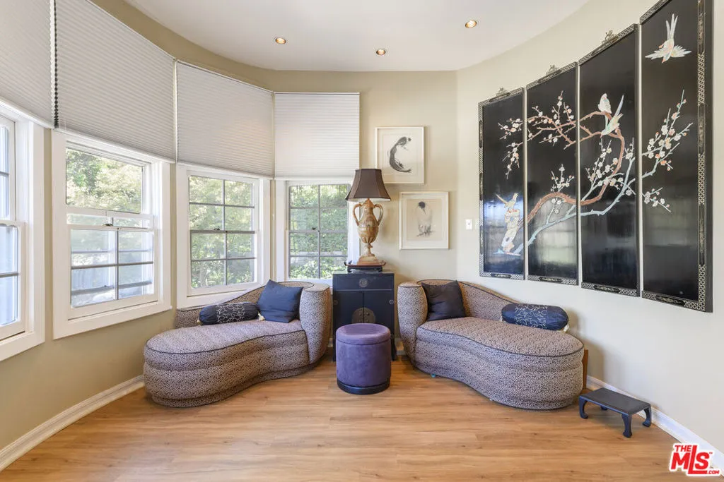 Encino, California 91316, United States, 7 Bedrooms Bedrooms, ,6 BathroomsBathrooms,Residential,Pending,6328