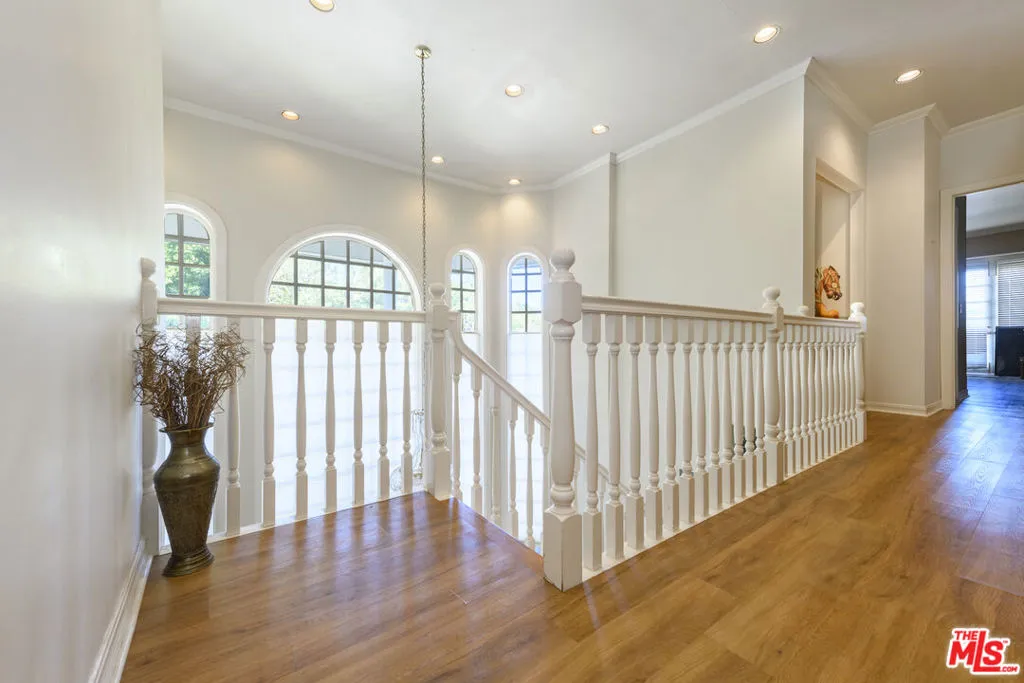 Encino, California 91316, United States, 7 Bedrooms Bedrooms, ,6 BathroomsBathrooms,Residential,Pending,6328