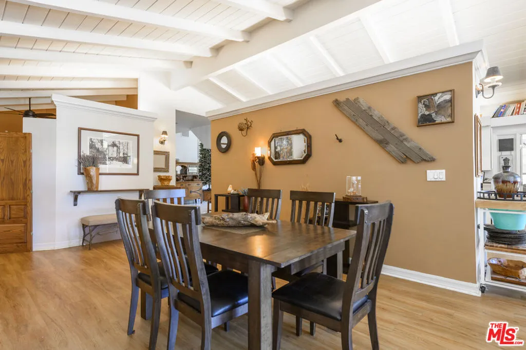 Encino, California 91316, United States, 7 Bedrooms Bedrooms, ,6 BathroomsBathrooms,Residential,Pending,6328