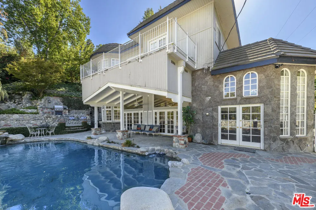 Encino, California 91316, United States, 7 Bedrooms Bedrooms, ,6 BathroomsBathrooms,Residential,Pending,6328