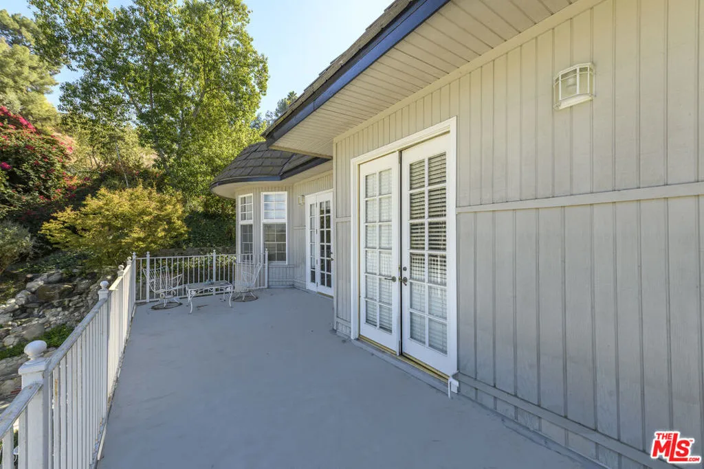 Encino, California 91316, United States, 7 Bedrooms Bedrooms, ,6 BathroomsBathrooms,Residential,Pending,6328