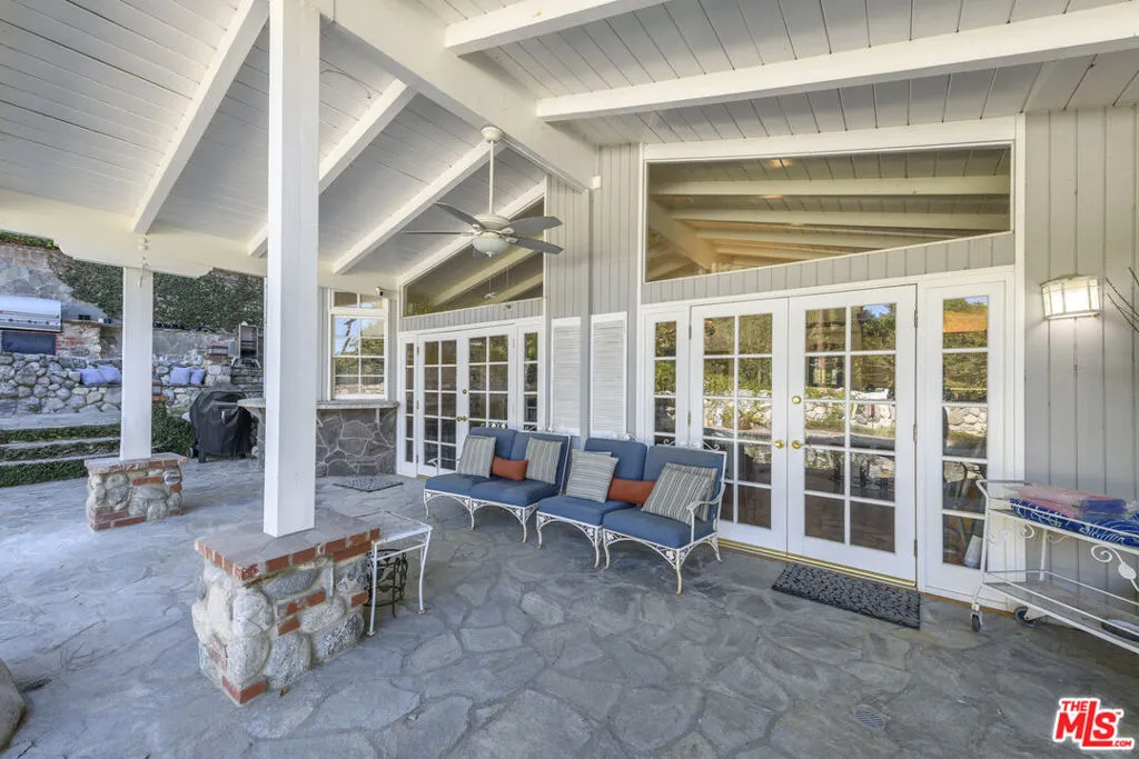 Encino, California 91316, United States, 7 Bedrooms Bedrooms, ,6 BathroomsBathrooms,Residential,Pending,6328