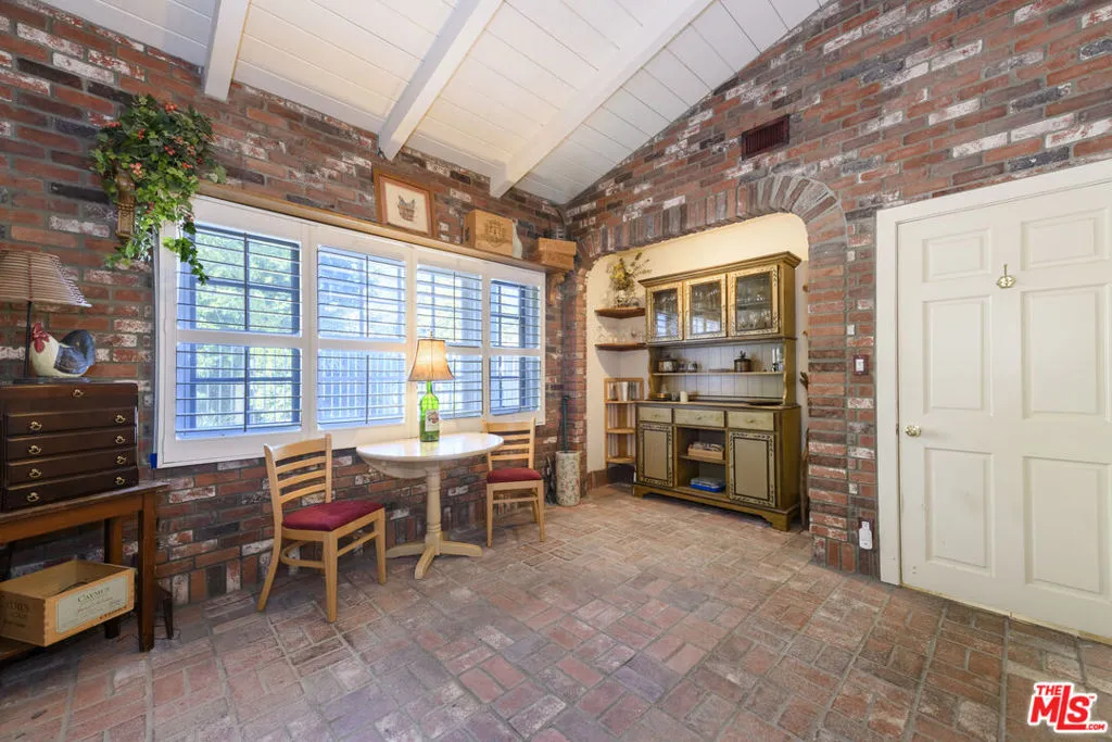 Encino, California 91316, United States, 7 Bedrooms Bedrooms, ,6 BathroomsBathrooms,Residential,Pending,6328