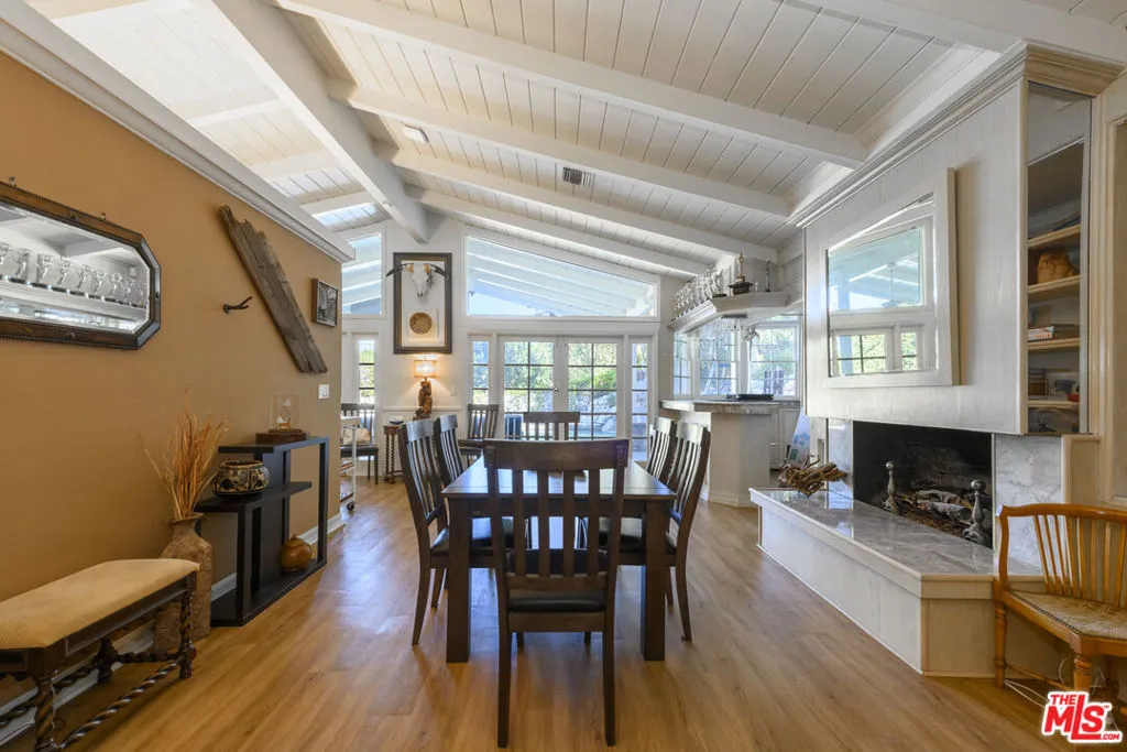 Encino, California 91316, United States, 7 Bedrooms Bedrooms, ,6 BathroomsBathrooms,Residential,Pending,6328