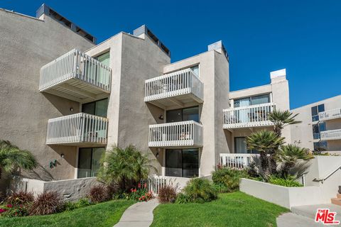 A home in Playa Del Rey