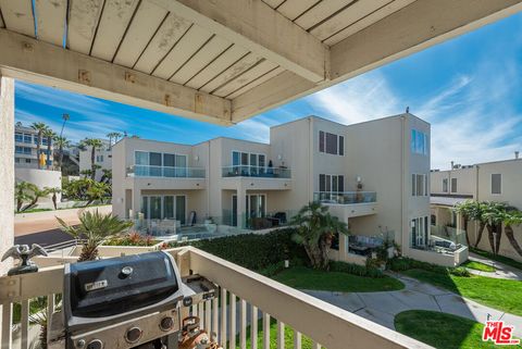 A home in Playa Del Rey