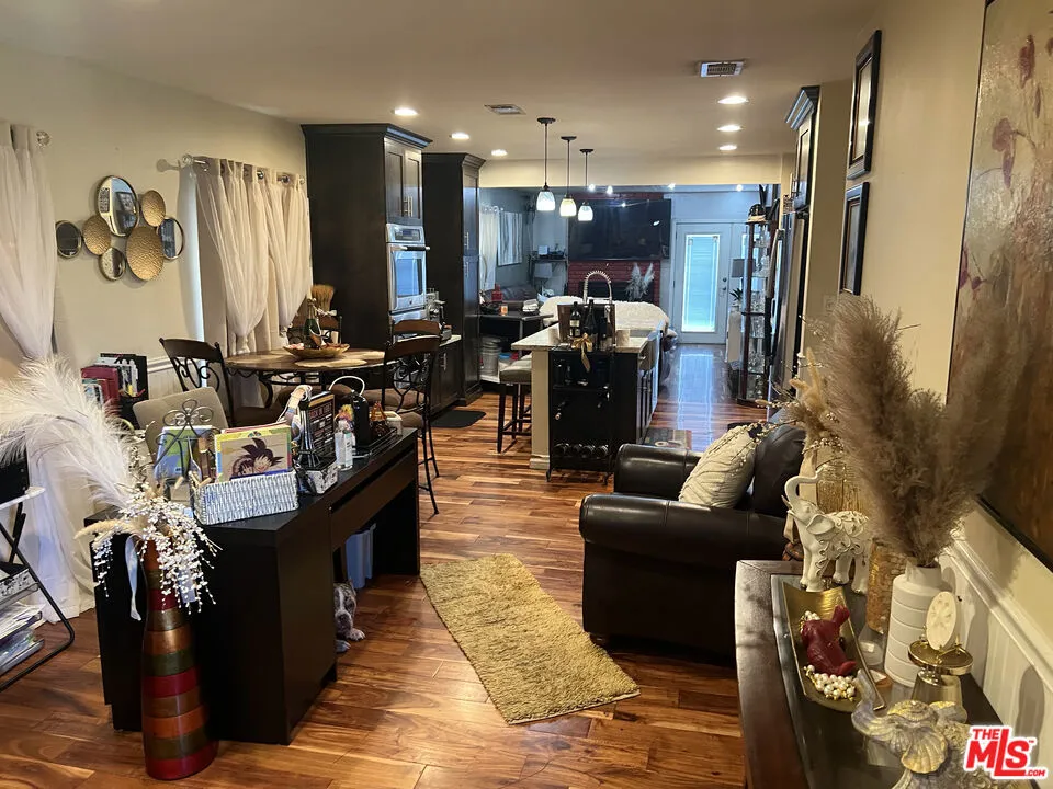 Long Beach, California 90805, United States, 3 Bedrooms Bedrooms, ,2 BathroomsBathrooms,Residential,Active,1801