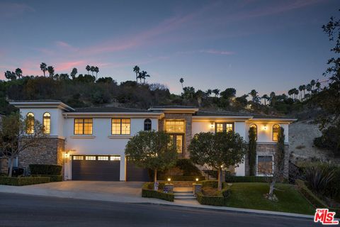 3685 Benedict Canyon Lane Sherman Oaks CA 91423