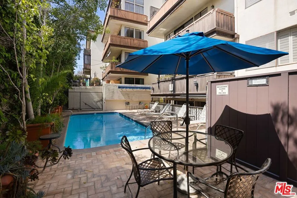 Los Angeles, California 90024, United States, 2 Bedrooms Bedrooms, ,3 BathroomsBathrooms,Residential,Active,120349