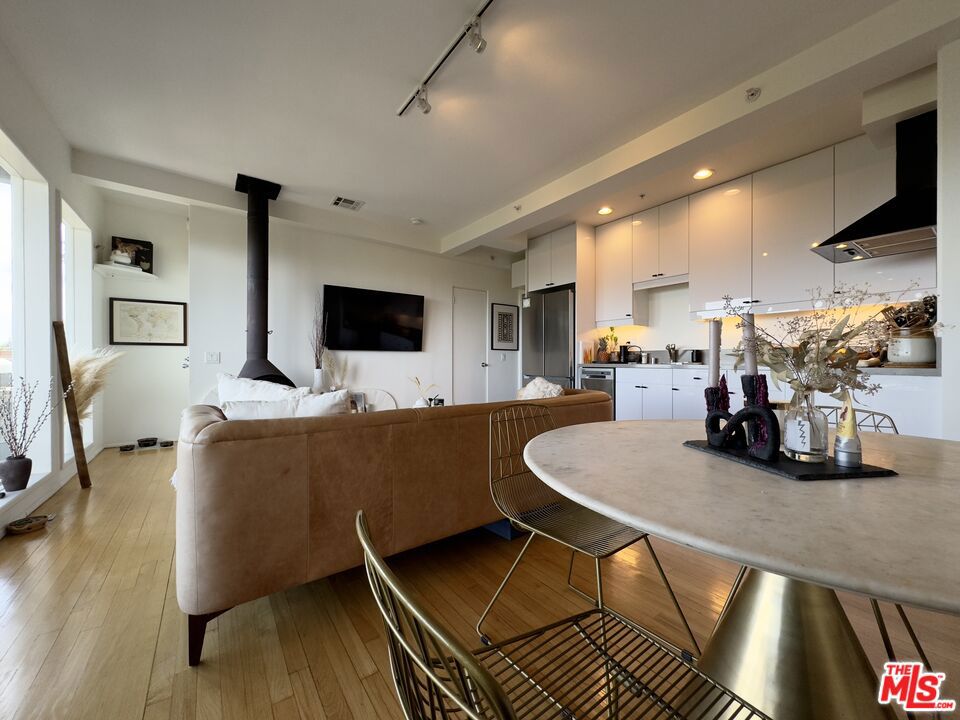 Properties 1 8966 Crescent Drive