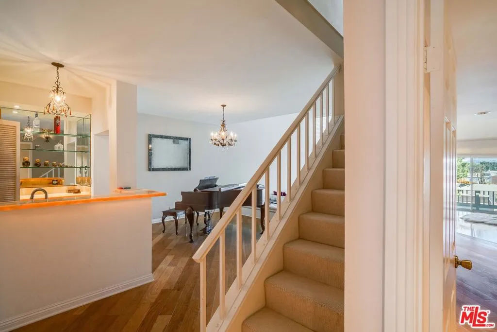 Marina Del Rey, California 90292, United States, 2 Bedrooms Bedrooms, ,2 BathroomsBathrooms,Residential,Active,80146