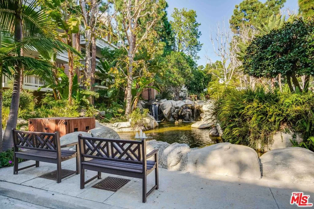 Marina Del Rey, California 90292, United States, 2 Bedrooms Bedrooms, ,2 BathroomsBathrooms,Residential,Active,80146