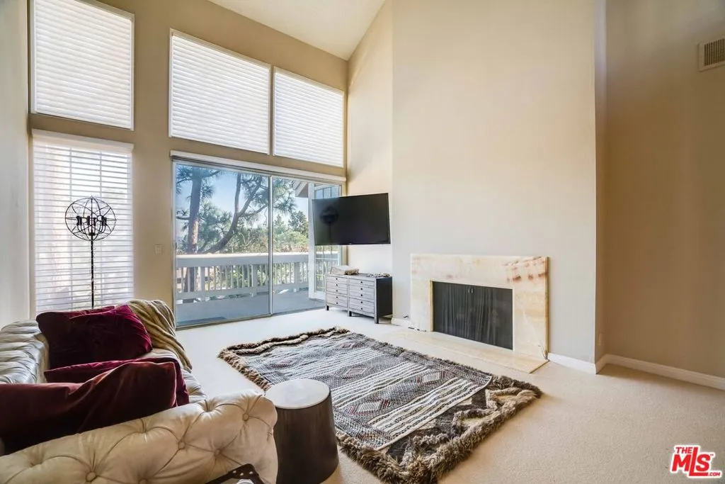 Marina Del Rey, California 90292, United States, 2 Bedrooms Bedrooms, ,2 BathroomsBathrooms,Residential,Active,80146