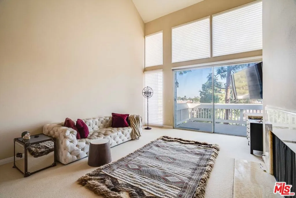 Marina Del Rey, California 90292, United States, 2 Bedrooms Bedrooms, ,2 BathroomsBathrooms,Residential,Active,80146