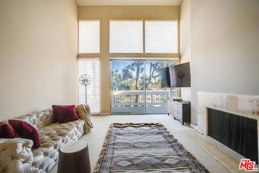 Marina Del Rey, California 90292, United States, 2 Bedrooms Bedrooms, ,2 BathroomsBathrooms,Residential,Active,80146