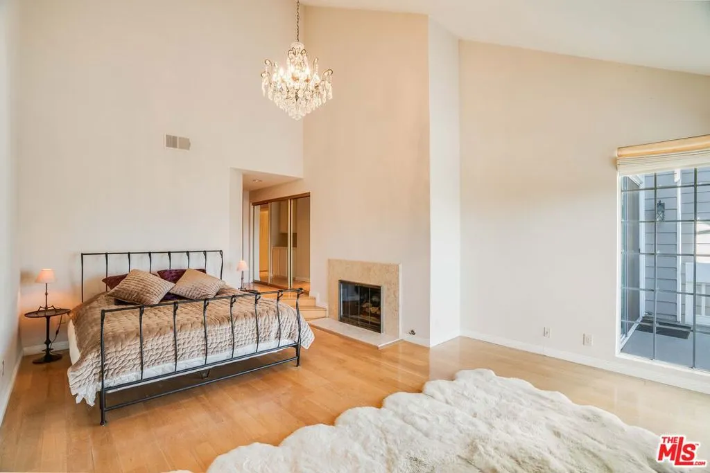 Marina Del Rey, California 90292, United States, 2 Bedrooms Bedrooms, ,2 BathroomsBathrooms,Residential,Active,80146