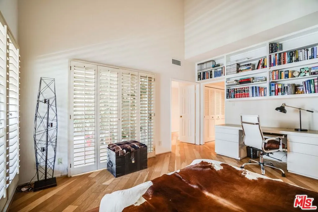 Marina Del Rey, California 90292, United States, 2 Bedrooms Bedrooms, ,2 BathroomsBathrooms,Residential,Active,80146