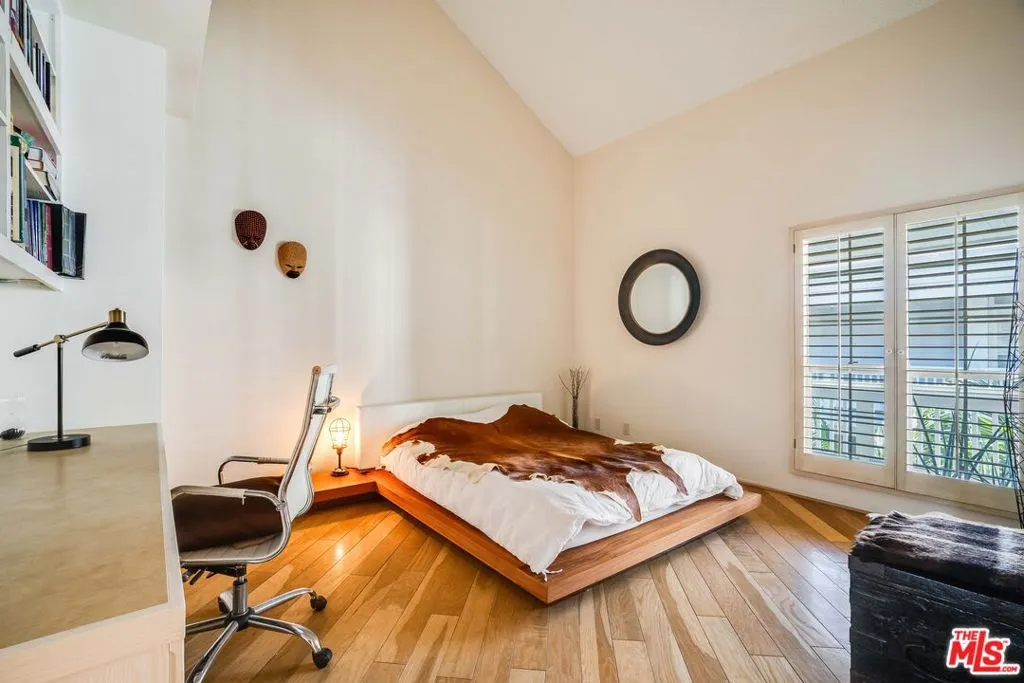 Marina Del Rey, California 90292, United States, 2 Bedrooms Bedrooms, ,2 BathroomsBathrooms,Residential,Active,80146