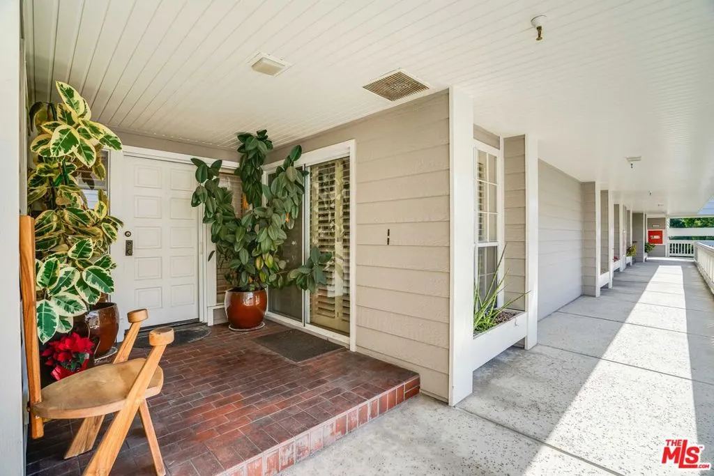 Marina Del Rey, California 90292, United States, 2 Bedrooms Bedrooms, ,2 BathroomsBathrooms,Residential,Active,80146