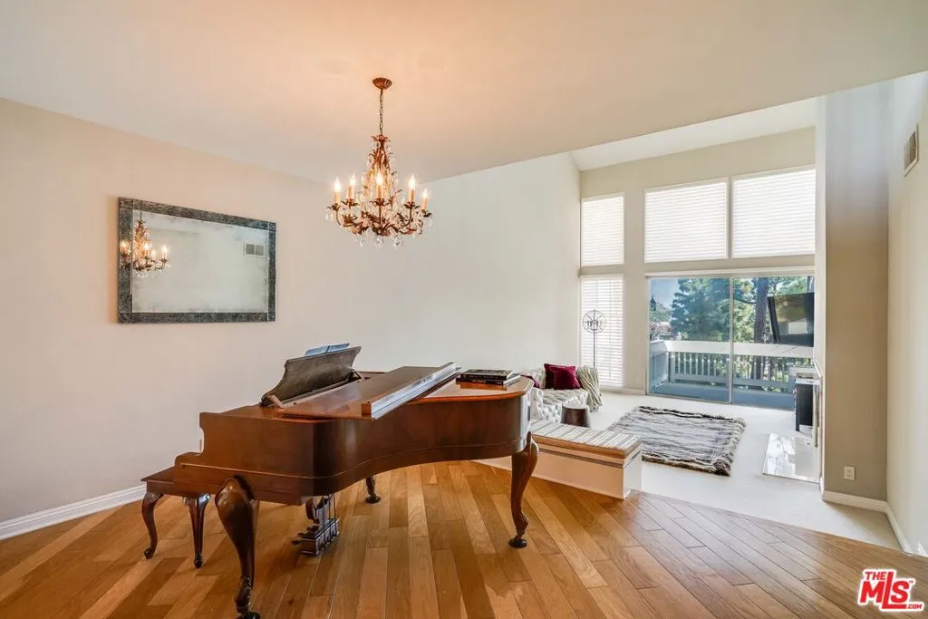 Marina Del Rey, California 90292, United States, 2 Bedrooms Bedrooms, ,2 BathroomsBathrooms,Residential,Active,80146