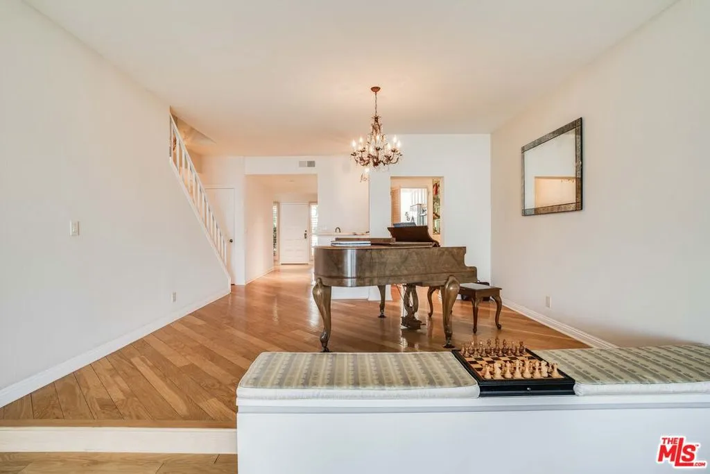 Marina Del Rey, California 90292, United States, 2 Bedrooms Bedrooms, ,2 BathroomsBathrooms,Residential,Active,80146